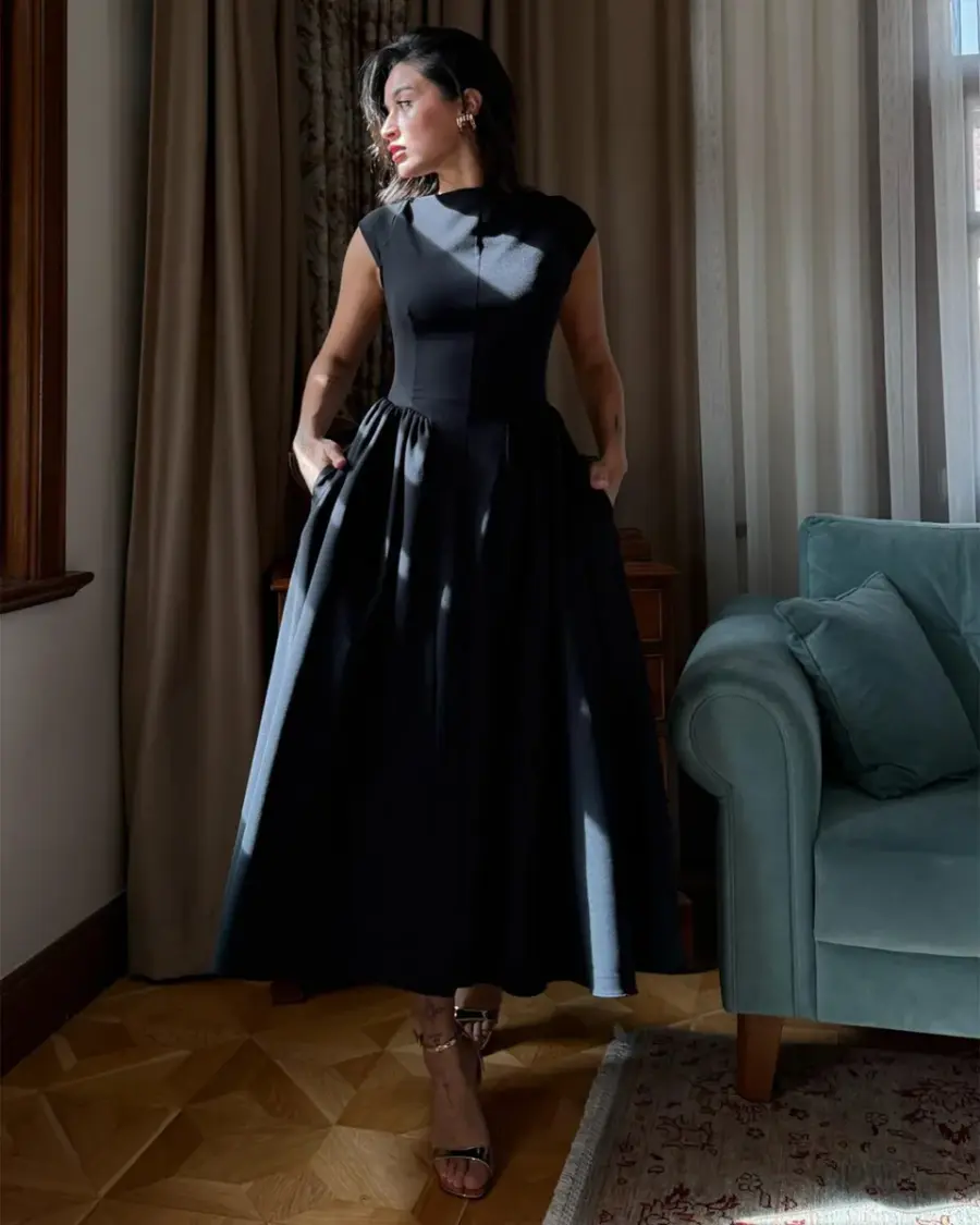 RpBsa9d7PU3X0J9Gp84jt midi haljina