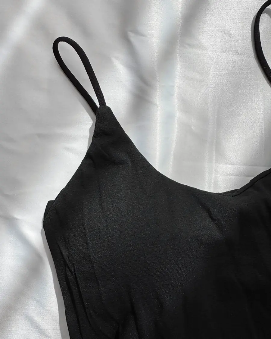 Top sa spužvicama S-M - crna - Slika 4