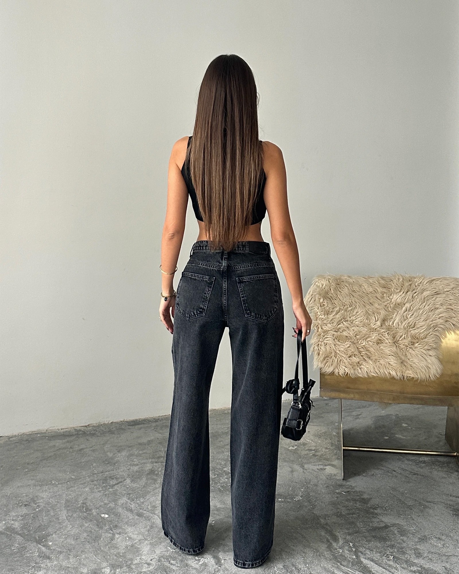 Farmerice na koso kopčanje Frankie - crne - Slika 6