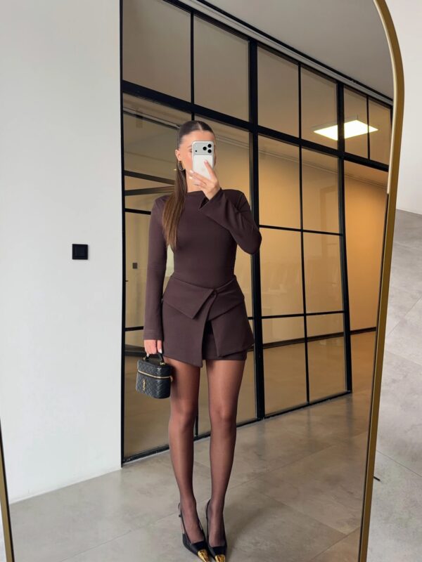 Mini haljina sa “overlay” suknjom - smeđa