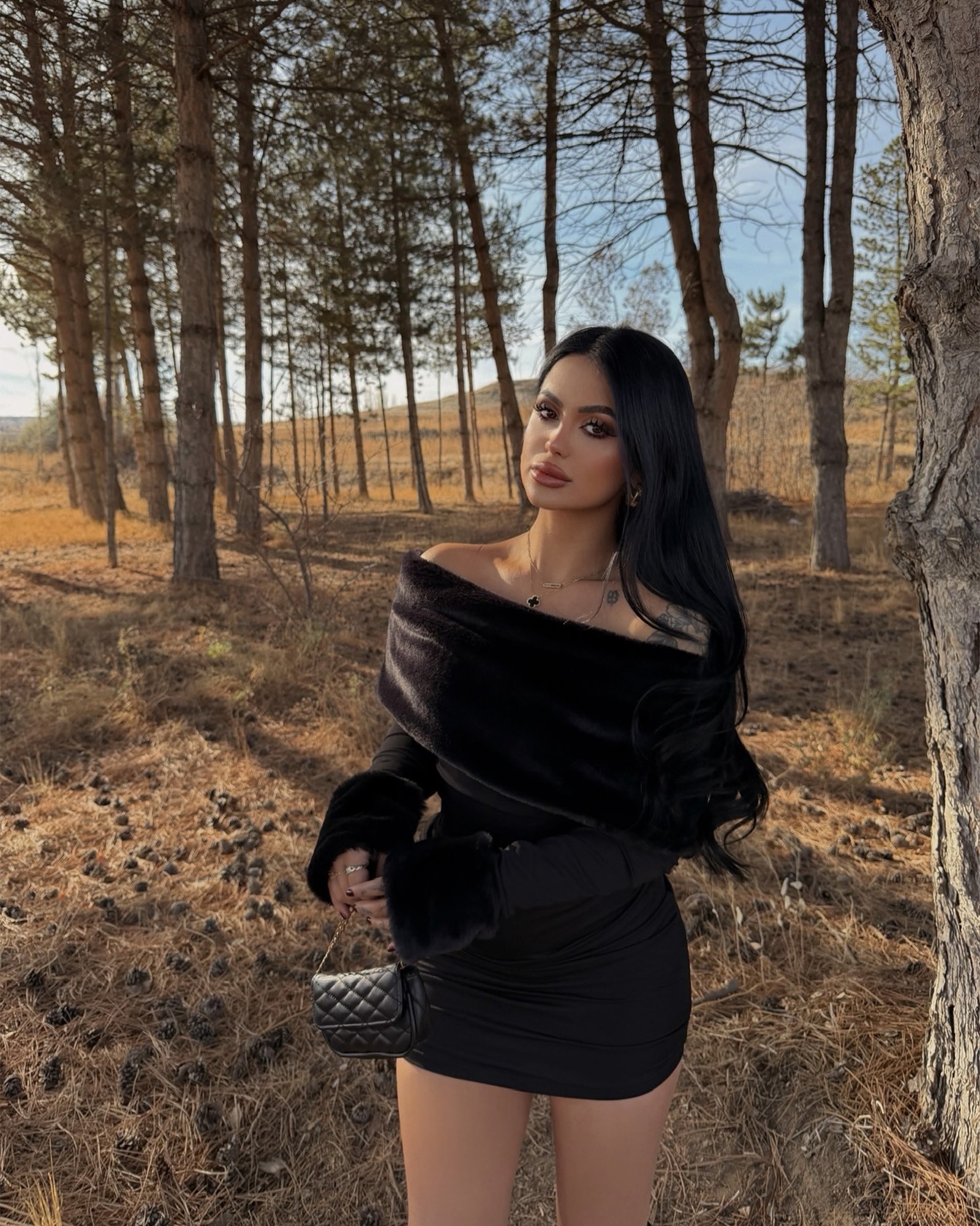 Mini haljina Raquel - crna