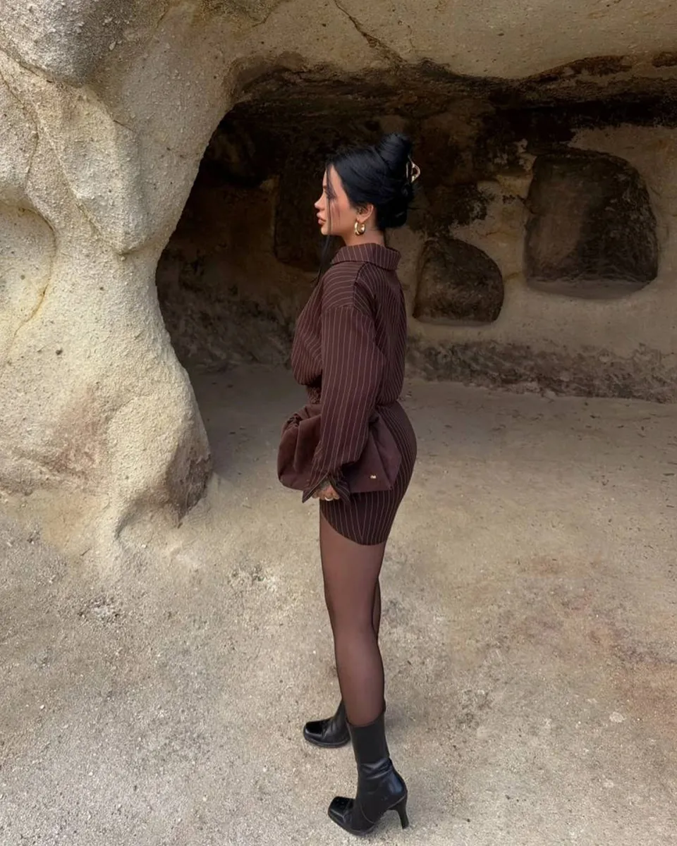 Mini haljina Tymia - smeđa 3 Mini haljina Tymia - smeđa - Slika 3