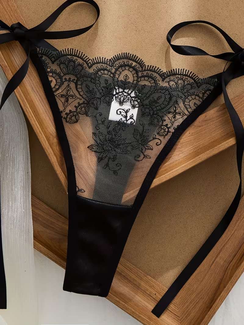 Dvodjelni lingerie set Ornella - crni sa bež mrežicom 6 Dvodjelni lingerie set Ornella - crni sa bež mrežicom - Slika 6