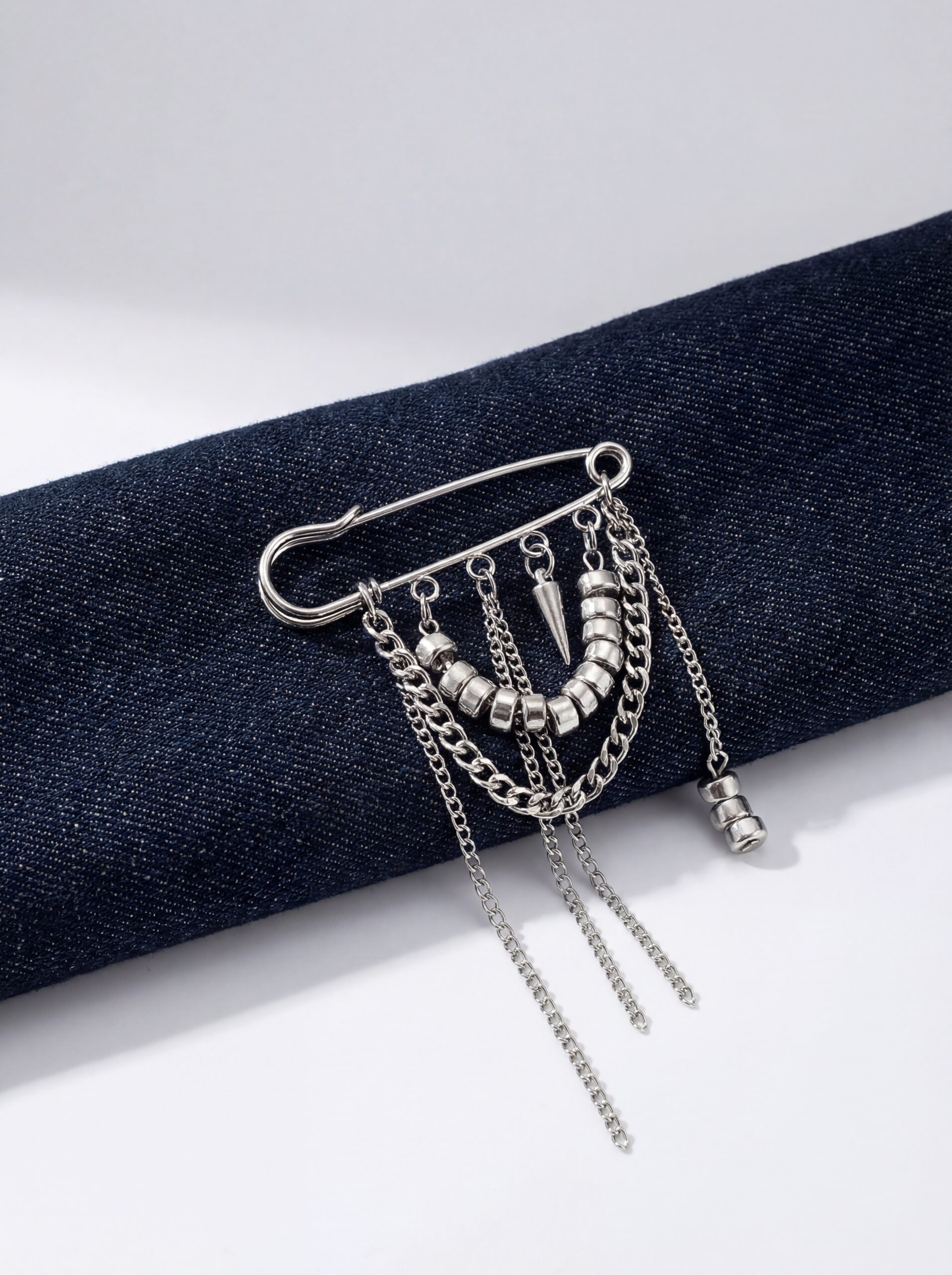 Broš sa perlicama i resama - silver 2 Broš sa perlicama i resama - silver - Slika 2