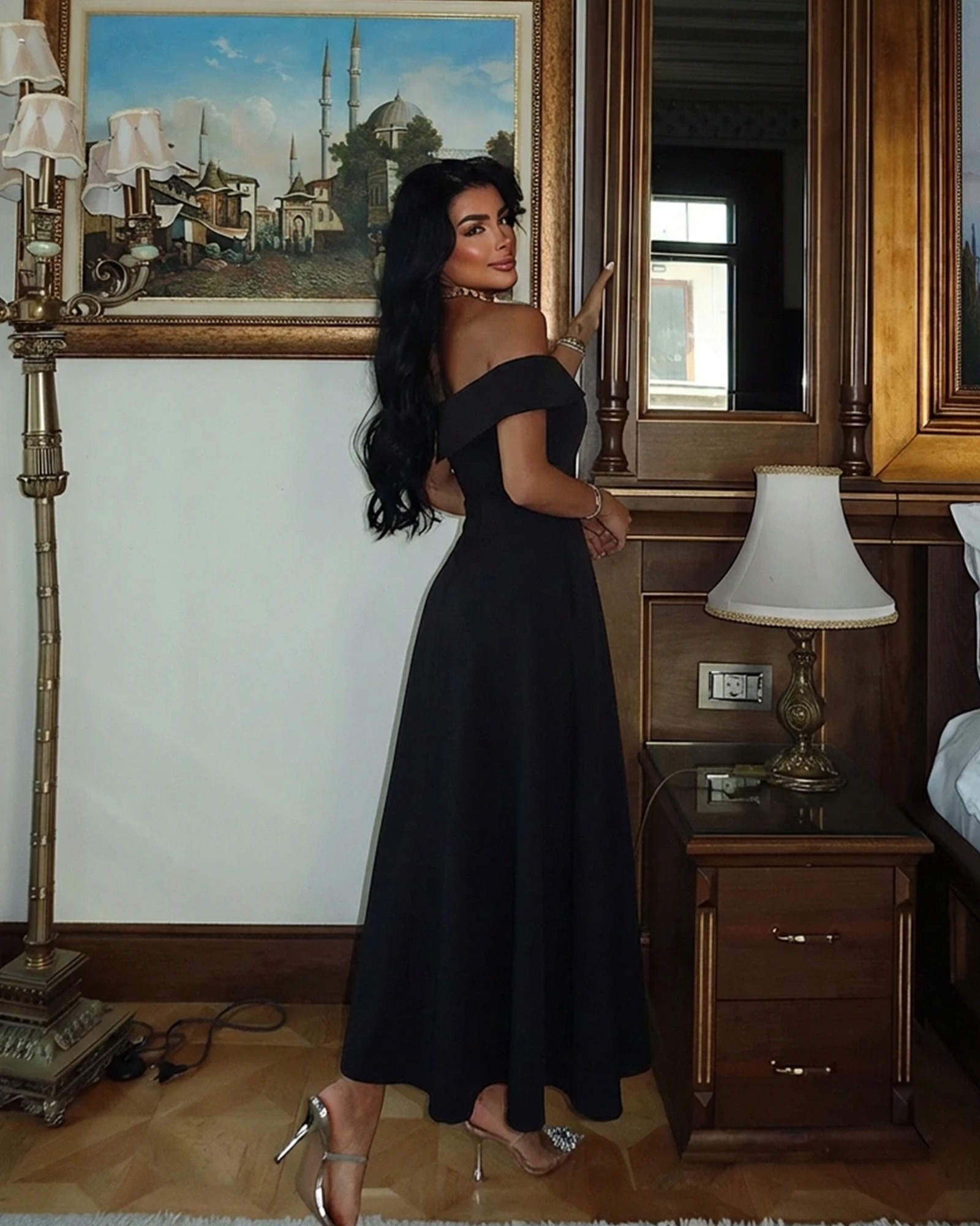 Midi haljina Creil - crna 2 Midi haljina Creil - crna - Slika 2